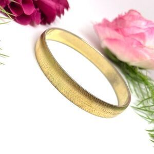 VINTAGE⚜️MONET Brushed Golden Bangle Bracelet